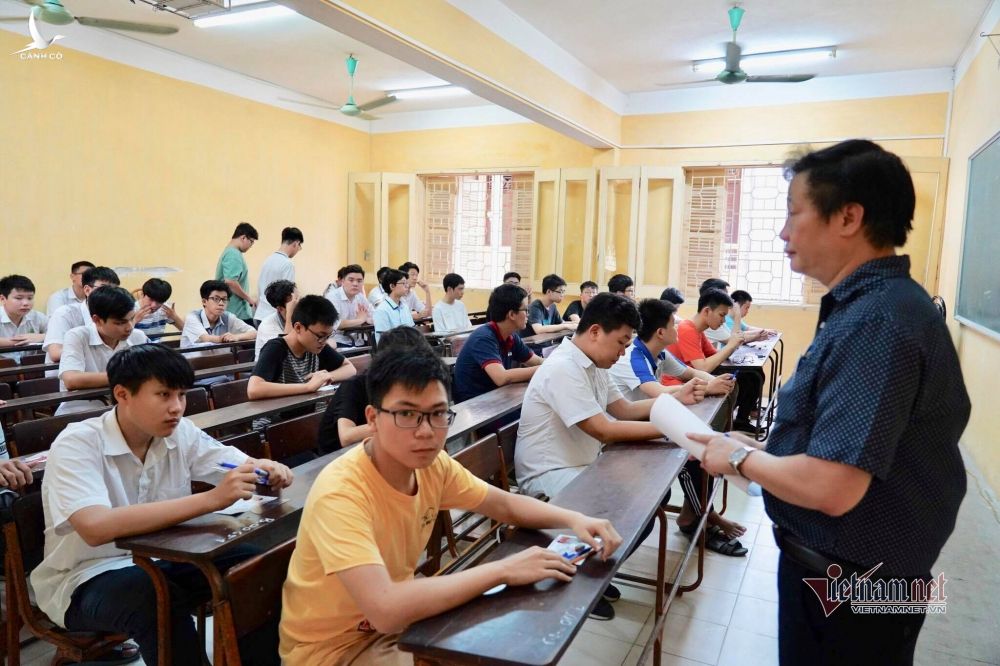 Hơn 3.500 thí sinh trong cuộc đua giành suất vào 2 trường chuyên ở Hà Nội