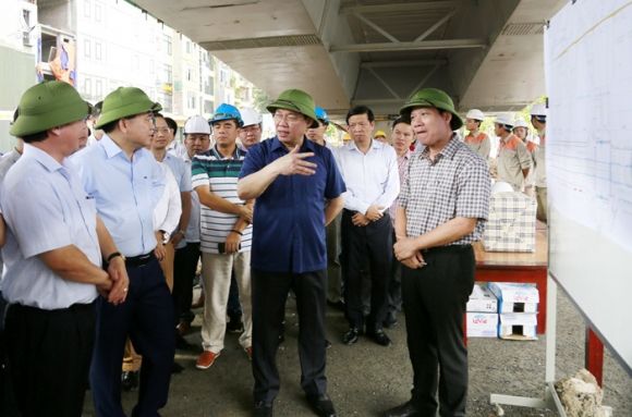 Bí thư Vương Đình Huệ đốc thúc năm dự án giao thông trọng điểm