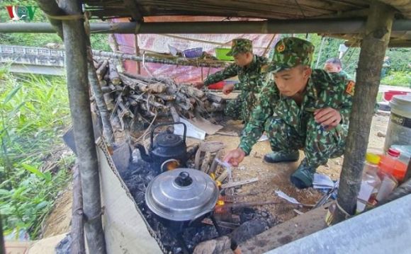 Lính biên phòng Điện Biên ngủ rừng, bám núi chống nhập cảnh trái phép - 3