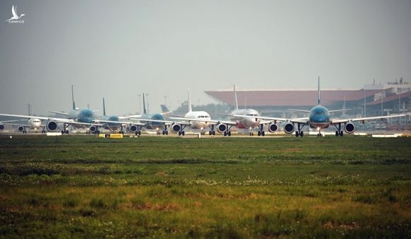 Máy bay xếp hàng chờ bay tại sân bay Nội Bải. Ảnh: Duy Anh.