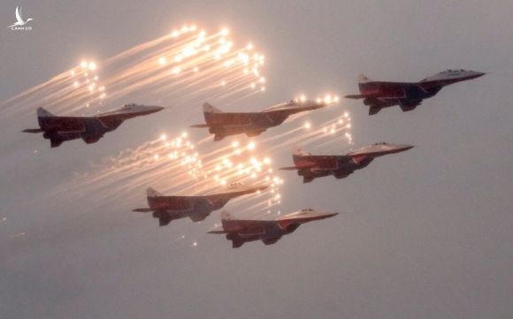 Ấn-Trung căng thẳng, Nga-Mỹ đua nhau bán vũ khí cho New Delhi - ảnh 4
