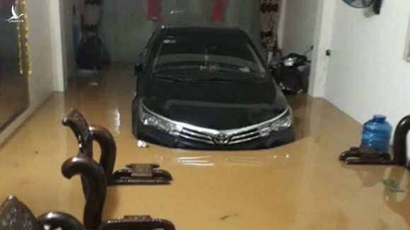 Nhà dân bị ngập lụt ở P.Bắc Cường (TP.Lào Cai, tỉnh Lào Cai) sau mưa lớn /// Ảnh Trung Dũng