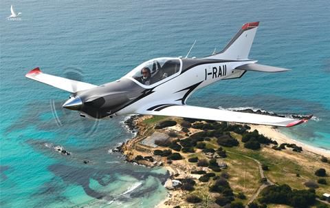 FlightGlobal: Hãng chế tạo Italy chào hàng máy bay mới cho Không quân Việt Nam - Ảnh 1.