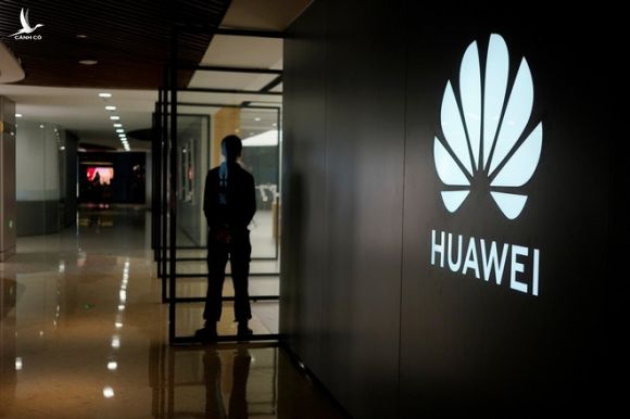 Bị Mỹ bóp nghẹt, Huawei tung đòn hiểm để trả đũa: Dùng chính luật Mỹ để đấu công ty Mỹ, quyết đòi bằng được 1 tỷ USD tiền bản quyền - Ảnh 1.