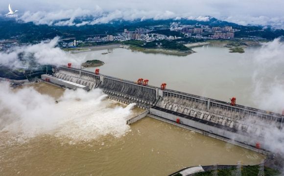Nước dâng đáng sợ tại đập Tam Hiệp, Trung Quốc cấp báo "Hồng thủy Số 1" trên Trường Giang