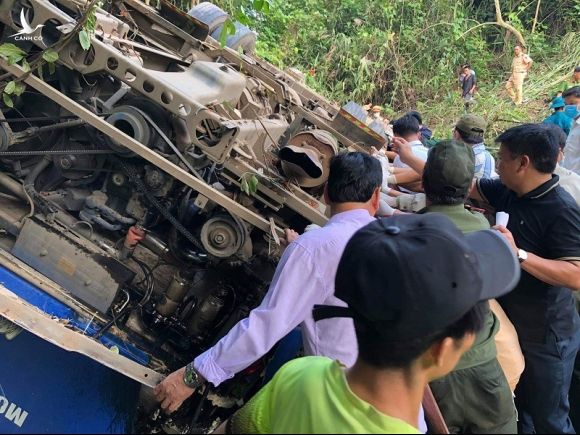 Tai nạn 5 người tử vong ở Kon Tum: Tài xế nói xe bị mất thắng - ảnh 6