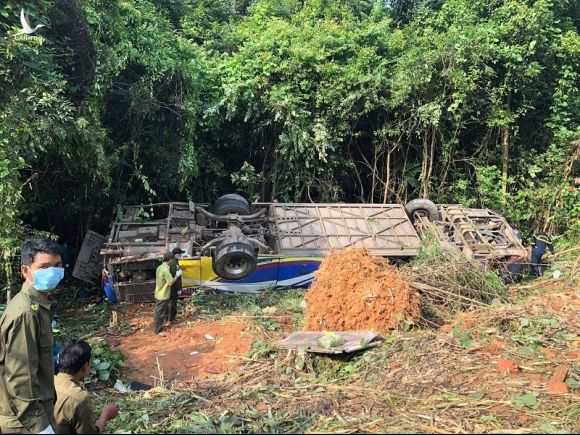 Tai nạn 5 người tử vong ở Kon Tum: Tài xế nói xe bị mất thắng - ảnh 2
