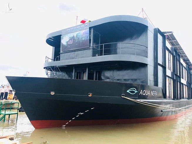 Tàu 5 sao đóng tại Việt Nam gia nhập du lịch sông Amazon