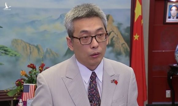 Tổng lãnh sự Trung Quốc tại thành phố Houston Thái Vĩ trả lời phỏng vấn hôm 22/7. Ảnh: ABC.