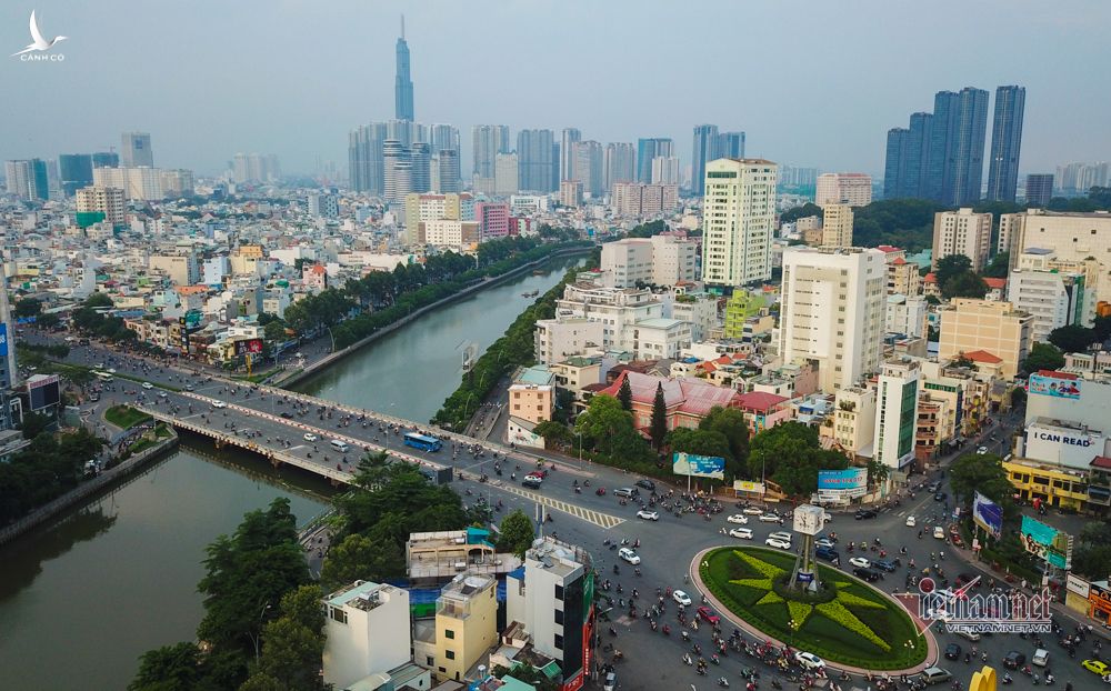 'Nắng tỏa không đều', đầu tàu TP.HCM cần cơ chế để phát triển