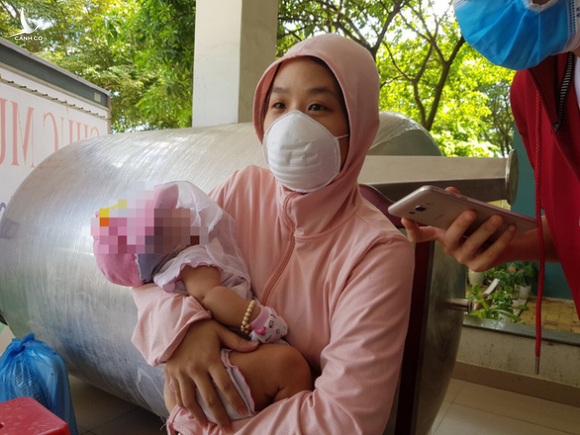 31 bệnh nhân COVID-19 xuất viện cùng lúc tại Đà Nẵng - Ảnh 2. 31 bệnh nhân COVID-19 xuất viện cùng lúc tại Đà Nẵng - Ảnh 2.