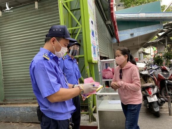 Chùm ảnh: Ngày đầu Đà Nẵng thực hiện đi chợ bằng phiếu ngày chẵn lẻ - Ảnh 3.