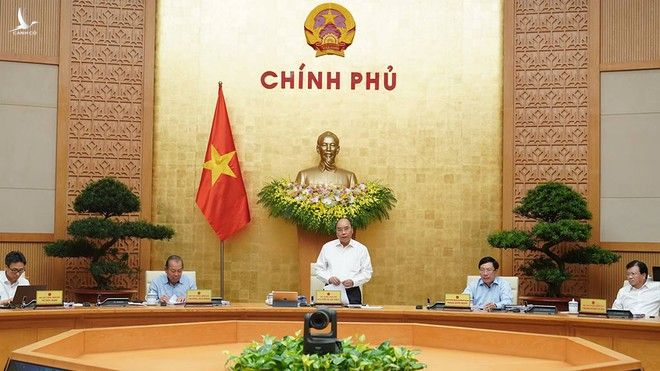 Thủ tướng Nguyễn Xuân Phúc phát biểu tại phiên họp /// Ảnh Quang Hiếu