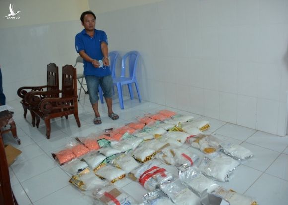 Ô tô chở 45 kg ma túy từ Campuchia về TP.HCM bị chặn bắt - ảnh 2