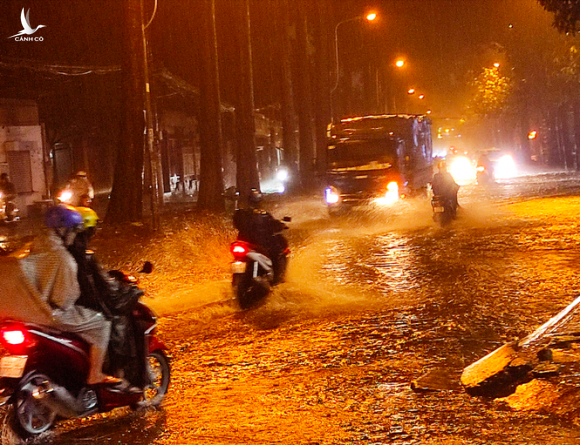 Sài Gòn sắp đón mưa to ngày thứ 2 liên tiếp - ảnh 1