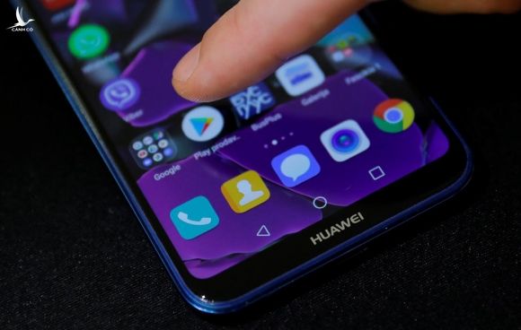 Smartphone đời cũ của Huawei có thể không dùng được các dịch vụ Google. Ảnh: Reuters.