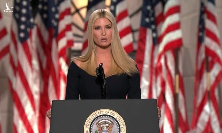 Ivanka Trump, con gái lớn kiêm cố vấn cấp cao của Tổng thống Mỹ Donald Trump, phát biểu tại Nhà Trắng hôm 27/8. Ảnh: ABC.
