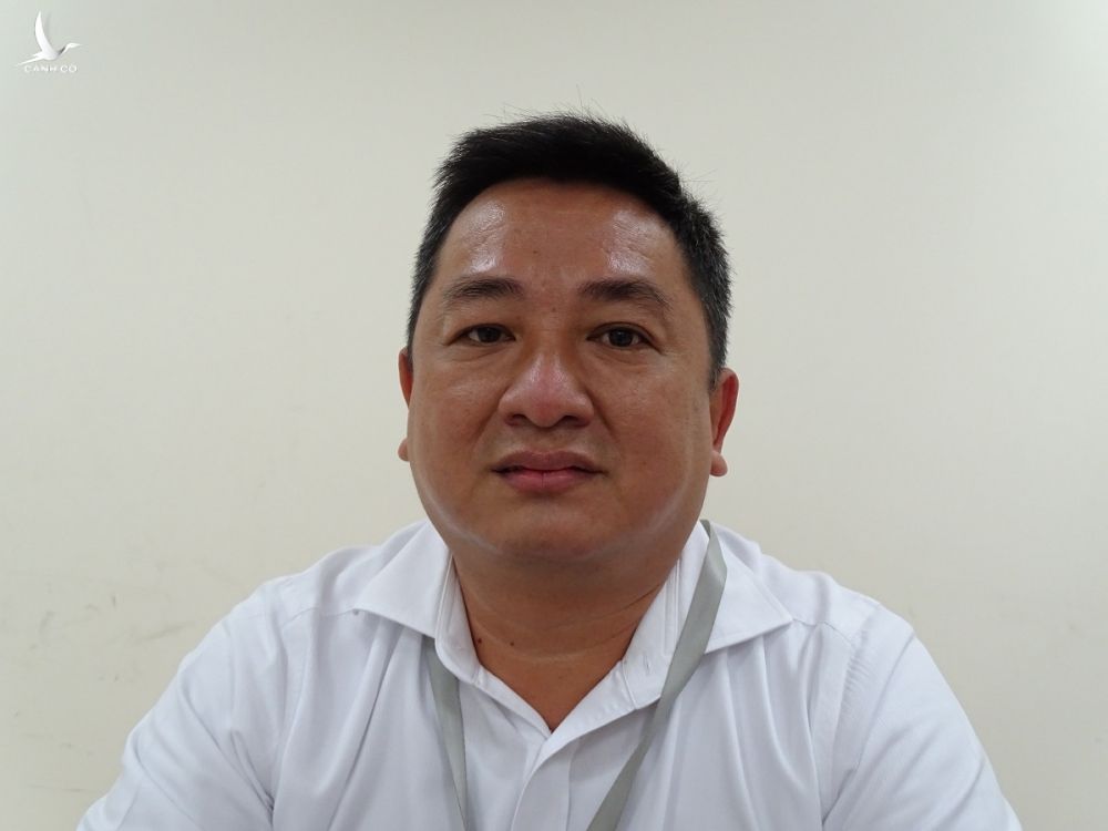 Ông Đặng Phú Thành, Trưởng phòng Hạ tầng Kỹ thuật, Sở Xây dựng TP HCM chia sẻ về thu phí dịch vụ thoát nước, trưa 17/8. Ảnh: Hà An.