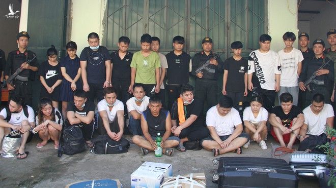 Công an Lào Cai đã bắt giữ nhóm 21 người Trung Quốc bị truy nã ẩn náu tại Việt Nam /// Ảnh Bắc Hà