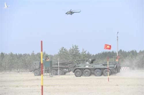 QĐ Việt Nam làm quen với thiết giáp BTR-82A và lần đầu dùng súng AK-12 mới nhất của Nga - Ảnh 2.