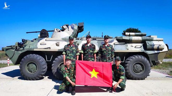 QĐ Việt Nam làm quen với thiết giáp BTR-82A và lần đầu dùng súng AK-12 mới nhất của Nga - Ảnh 4.