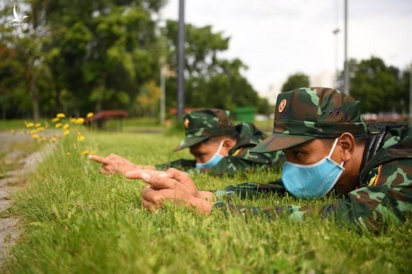 Army Games: Xạ thủ bắn tỉa Việt Nam rèn thể lực, yếu lĩnh bắn như thế nào? - Ảnh 3.