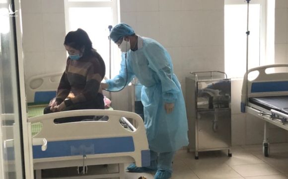 Đi từ Quãng Ngãi về không khai báo y tế, nửa tháng sau ốm sốt mới đi khám