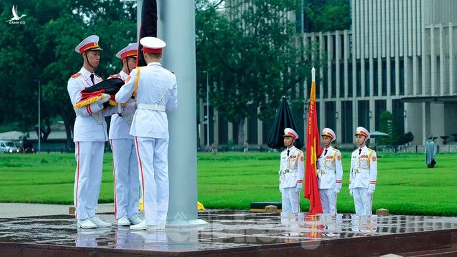 Lễ thượng cờ rủ Quốc tang nguyên Tổng Bí thư Lê Khả Phiêu - ảnh 12