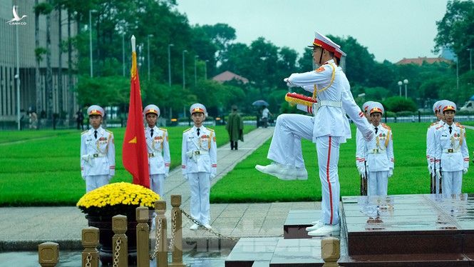 Lễ thượng cờ rủ Quốc tang nguyên Tổng Bí thư Lê Khả Phiêu - ảnh 16