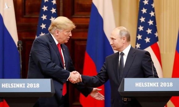 Tổng thống Donald Trump (trái) và Tổng thống Vladimir Putin tại hội nghị thượng đỉnh Mỹ - Nga ở Helsinki, Phần Lan, tháng 7/2018. Ảnh: Reuters.