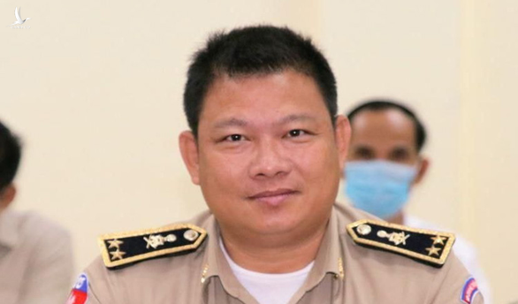 Tướng cảnh sát Campuchia bị tố ép cấp dưới biểu diễn sex tại chỗ làm - Ảnh 1.