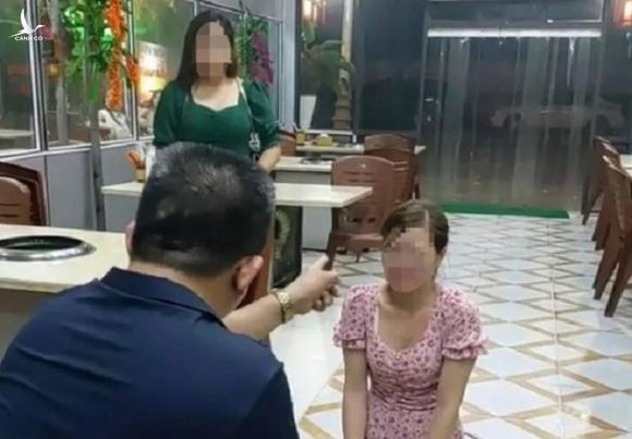 Vụ chủ quán nướng ở Bắc Ninh bắt cô gái quỳ vì "bóc phốt" đồ ăn: Luật sư nói gì? - Ảnh 1