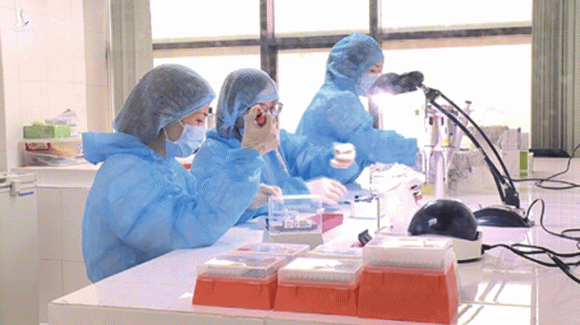 Xét nghiệm SARS-CoV-2 tại CDC Hà Nội /// ẢNH THÚY ANH 