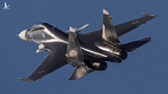 Chiến đấu cơ Su-30 của Nga bị đồng đội bắn rơi - Ảnh 2.