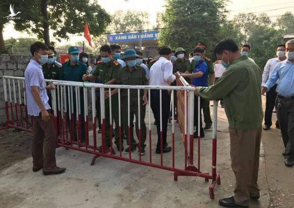Sầm Sơn gỡ bỏ phong tỏa tại khu dân cư nơi có bệnh nhân Covid-19 - 4