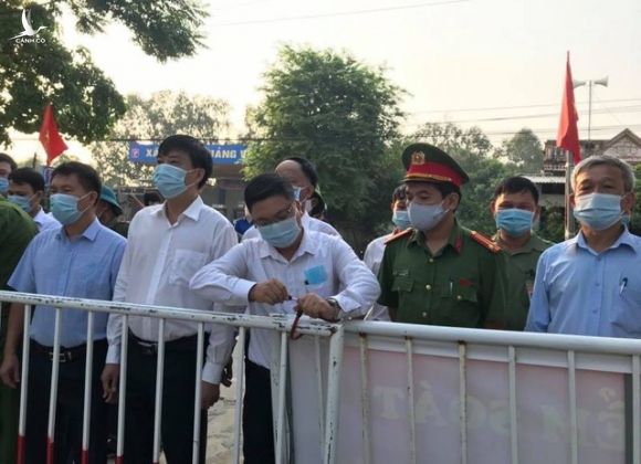 Sầm Sơn gỡ bỏ phong tỏa tại khu dân cư nơi có bệnh nhân Covid-19 - 1