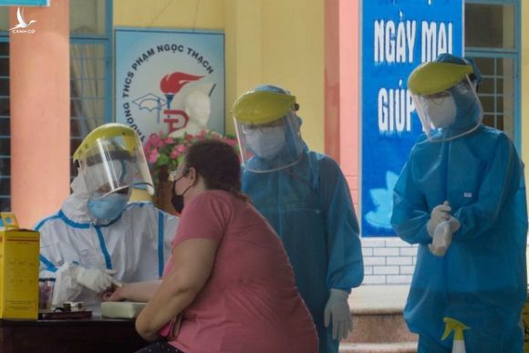 Báo Úc viết về đợt chống dịch Covid-19 lần 2 của Việt Nam: Họ đã làm quá tốt, nhanh gọn hiệu quả mà ít tổn thương - Ảnh 3. Báo Úc viết về đợt chống dịch Covid-19 lần 2 của Việt Nam: Họ đã làm quá tốt, nhanh gọn hiệu quả mà ít tổn thương - Ảnh 3.