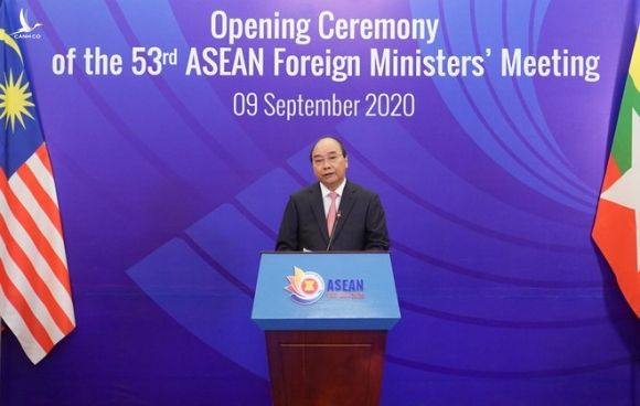 Thủ tướng Nguyễn Xuân Phúc phát biểu tại phiên khai mạc AMM-53 /// Ảnh: Phạm Quang Vinh
