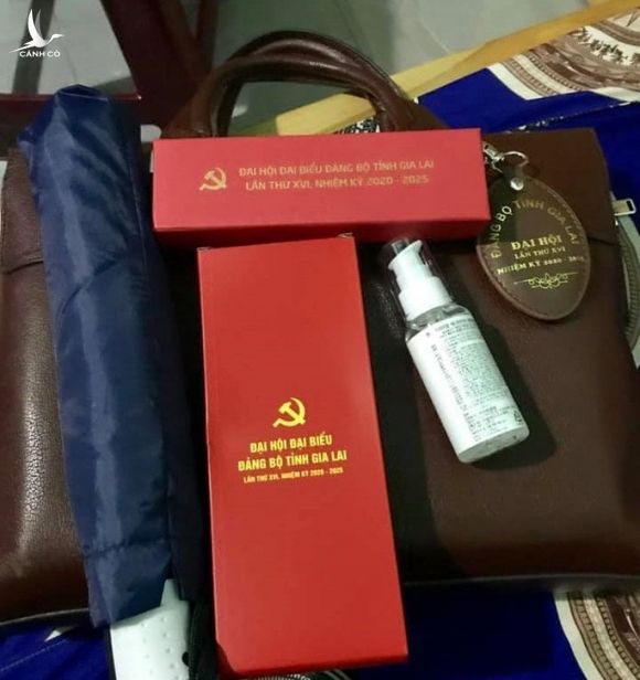 Gia Lai chi hơn 1,2 tỉ đồng mua cặp da, vòng tay thông minh… phục vụ đại hội Đảng - Ảnh 1. Gia Lai chi hơn 1,2 tỉ đồng mua cặp da, vòng tay thông minh… phục vụ đại hội Đảng - Ảnh 1.