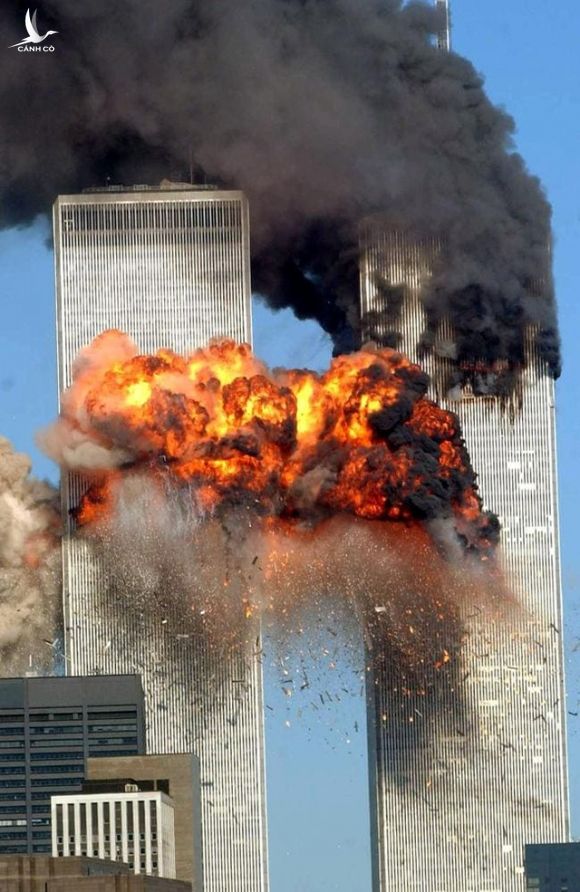 Nhìn lại những khoảnh khắc ám ảnh về vụ khủng bố 11/9 - 8