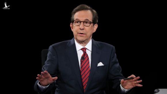 Chris Wallace điều hành cuộc tranh luận thứ ba giữa Trump và Clinton tại Las Vegas tháng 10/2016. Ảnh: AP.