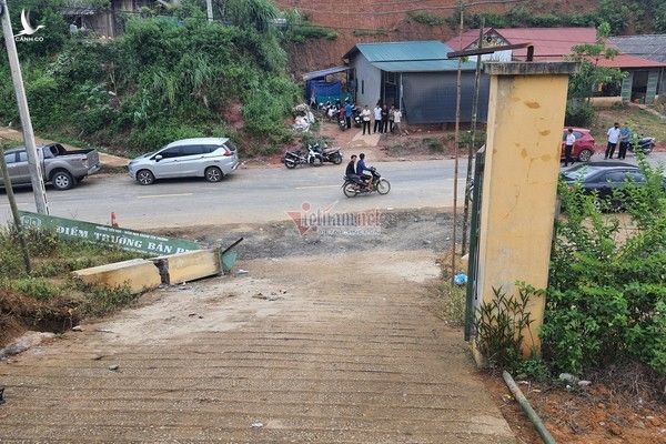 Cổng trường đè chết học sinh ở Lào Cai được xây năm 2016