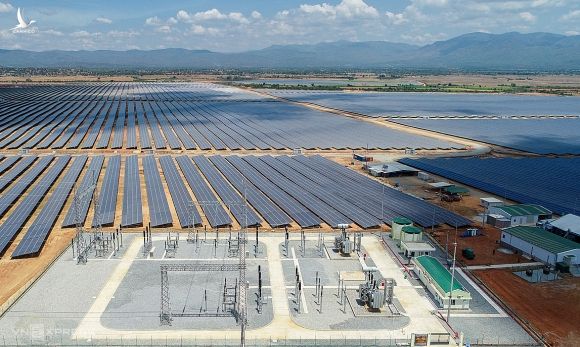 Cụm nhà máy Điện mặt trời tại xã Phước Minh huyện Thuận Nam tỉnh Ninh Thuận. Ảnh: Quỳnh Trần.