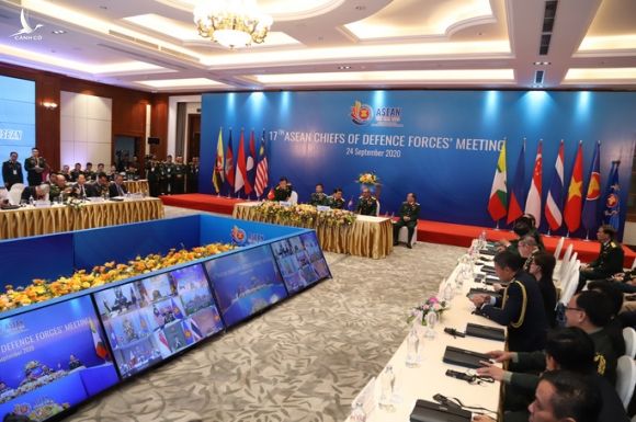 Việt Nam nêu vấn đề căng thẳng Biển Đông tại hội nghị Tư lệnh quốc phòng ASEAN - Ảnh 1.