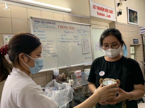 WHO tài trợ thêm 10 hộp thuốc giải độc đắt đỏ 8.000 USD/lọ điều trị vụ Pate Minh Chay - Ảnh 1.