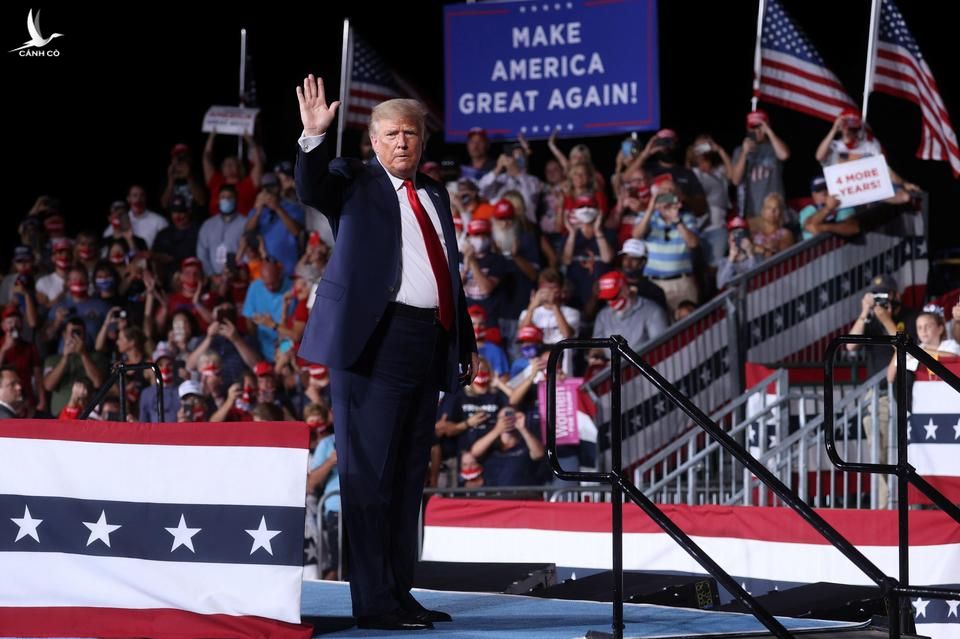 Tổng thống Trump tại cuộc mít tinh ở Bắc Carolina ngày 8/9. Ảnh: Reuters.