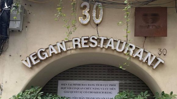 Nhà hàng bán sản phẩm pate Minh Chay ở số 30 Mã Mây, Q.Hoàn Kiếm, Hà Nội đã đóng cửa, ngừng hoạt động /// Ảnh Phan Hậu