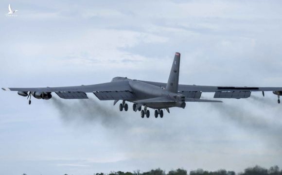 Máy bay B-52 của Mỹ phát tín hiệu khẩn cấp khi đang bay qua không phận Anh