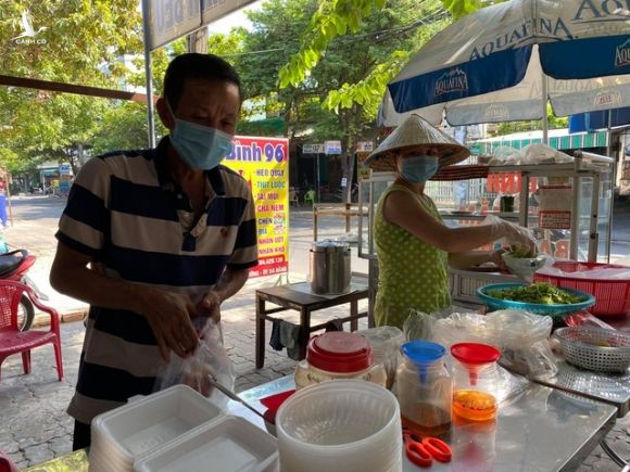 Đà Nẵng: Hàng quán đồng loạt mở cửa trong ngày đầu nới lỏng cách ly - 5