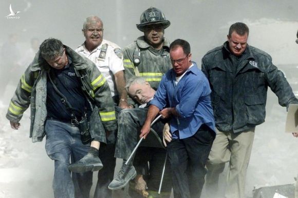 Nhìn lại những khoảnh khắc ám ảnh về vụ khủng bố 11/9 - 14